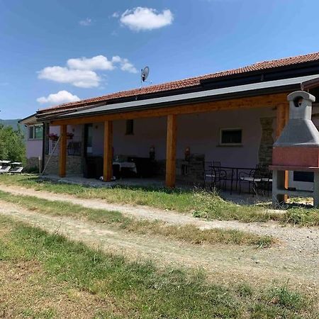הוילה Varsi La Casa Sulla Collina מראה חיצוני תמונה