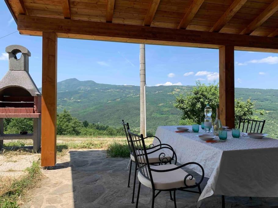 הוילה Varsi La Casa Sulla Collina מראה חיצוני תמונה