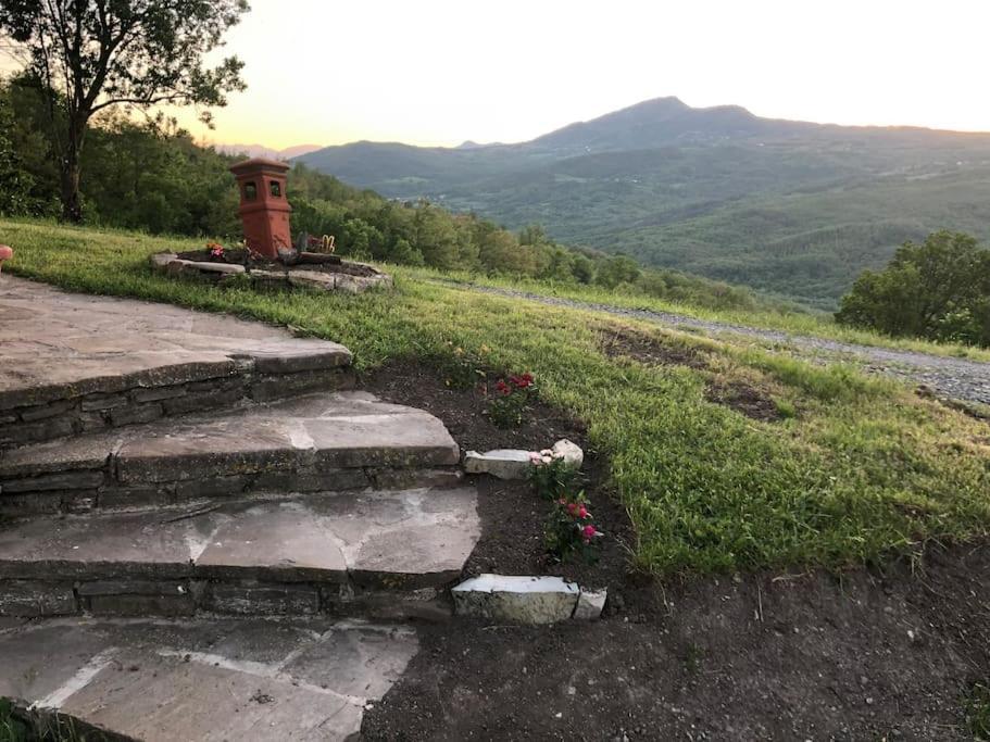 הוילה Varsi La Casa Sulla Collina מראה חיצוני תמונה